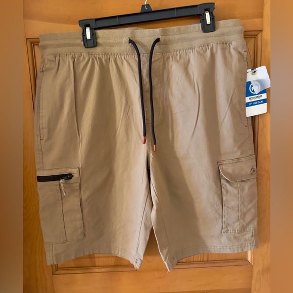 NWT, Men’s 11” inseam drawstring khaki cargo shorts, size L - Picture 2 of 6